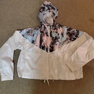Nike women's plus cropped windrunner